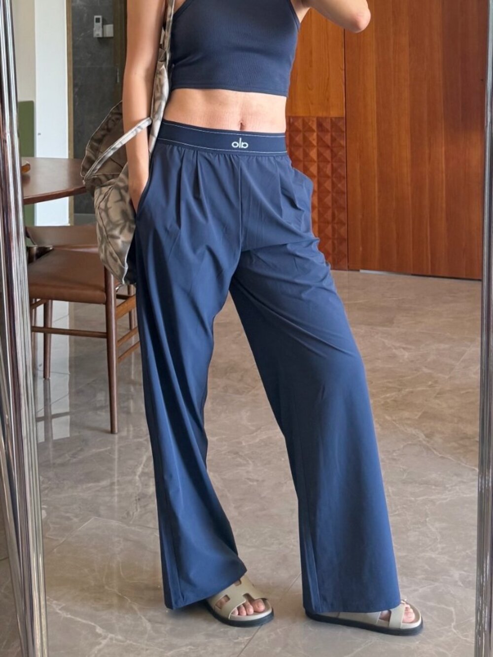 Alo Yoga 👖 Suit Up Trouser Navy Blue NWT 🍹Perfect for office daily commute - Picture 7 of 8